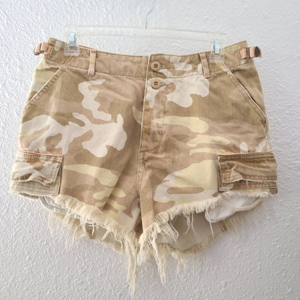 Free People commander cutoff desert camo shorts - Picture 2 of 13